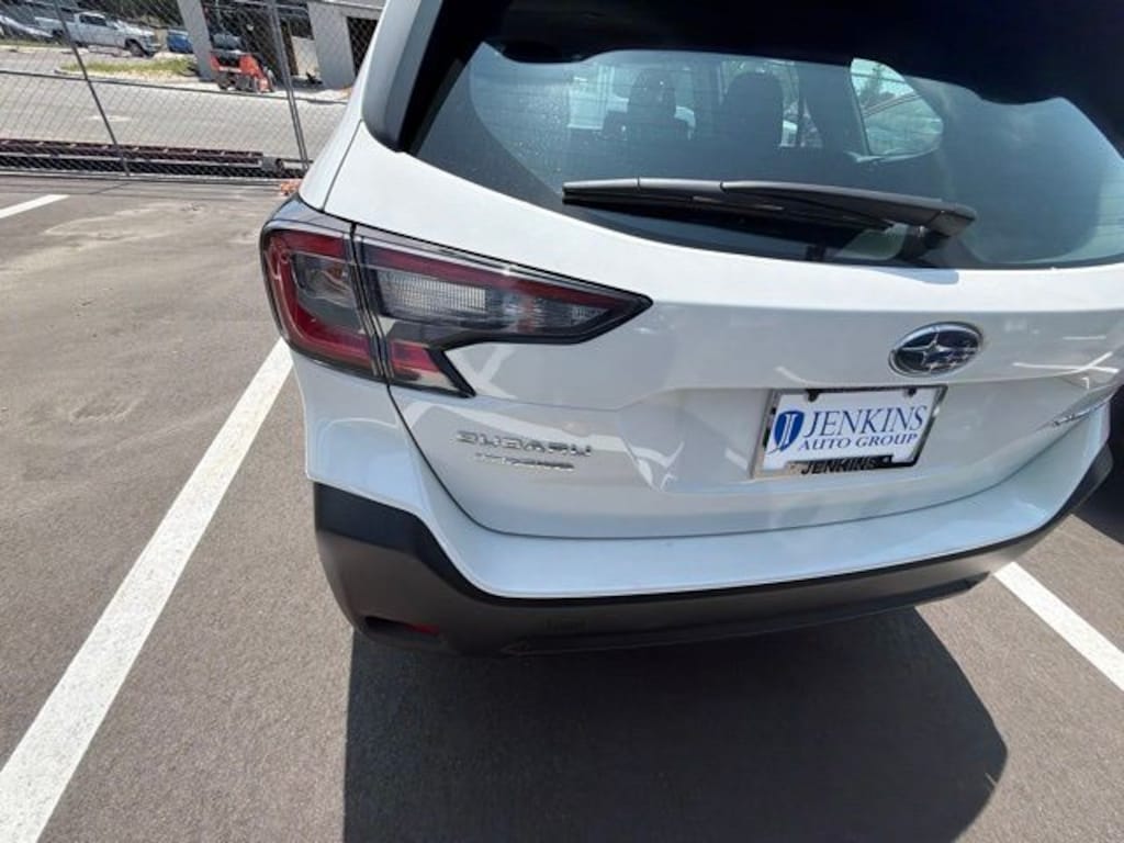 Used 2025 Subaru Outback 2.5i SUV