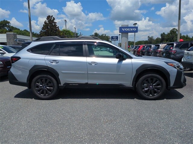 2025 Subaru Outback Onyx Edition photo 3