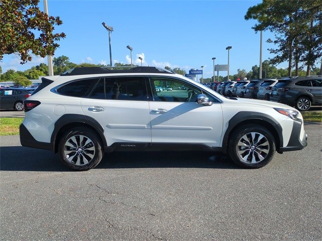2025 Subaru Outback Touring XT photo 3