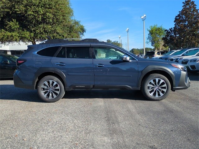 2025 Subaru Outback Touring XT photo 3