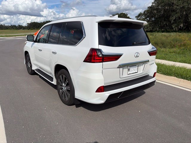 2020 Lexus LX 570 - Photo 8