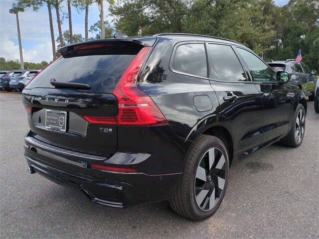 2025 Volvo XC60 Hybrid T8 Plus photo 4