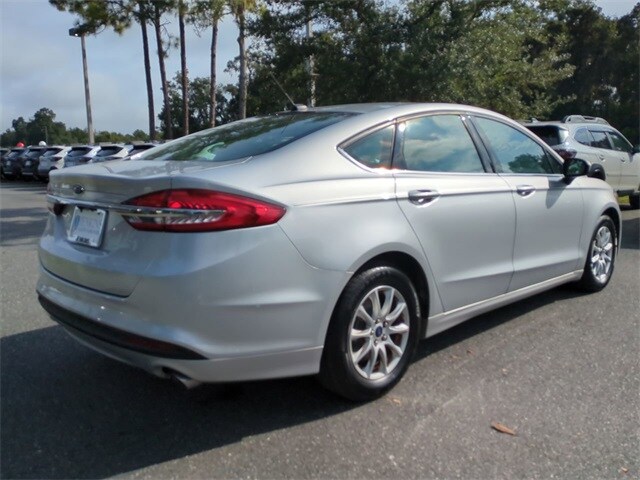 2018 Ford Fusion S photo 4