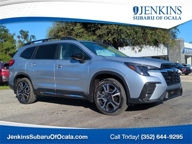 2025 Subaru Ascent Limited's photo