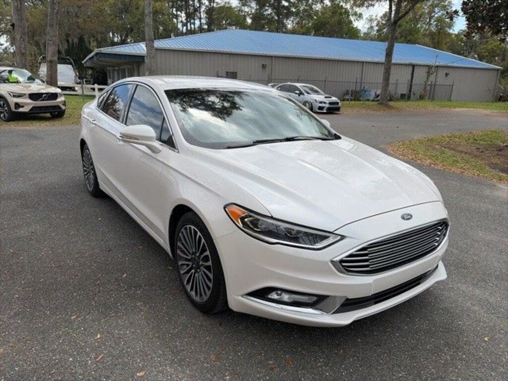 Used 2017 Ford Fusion SE Sedan