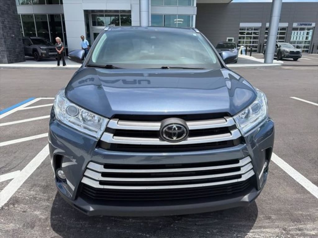 Used 2018 Toyota Highlander XLE SUV