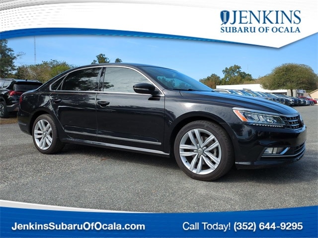 2017 Volkswagen Passat SEL Premium's photo