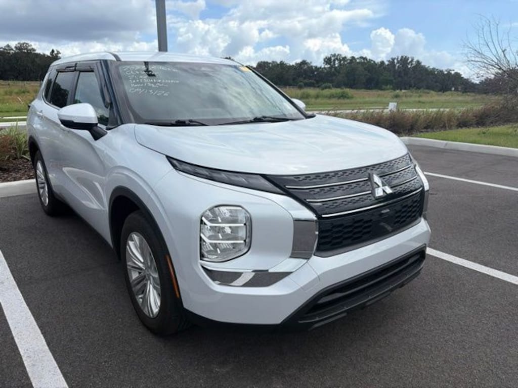 Used 2024 Mitsubishi Outlander ES SUV