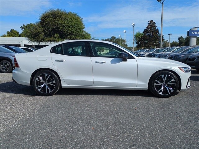 2024 Volvo S60 B5 Core photo 2