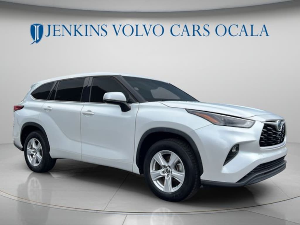 Used 2022 Toyota Highlander Hybrid LE SUV