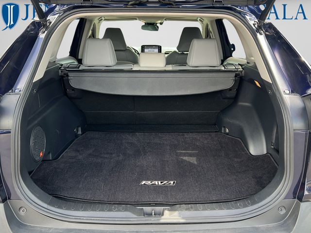 2019 Toyota RAV4 XLE Premium - Photo 12