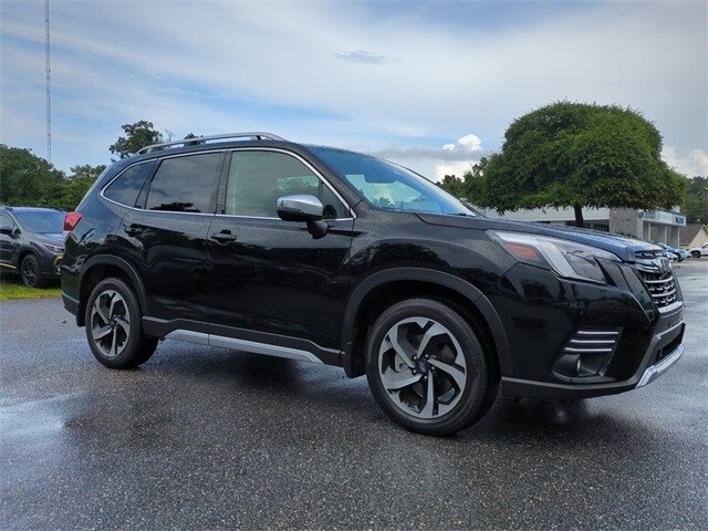 2022 Subaru Forester Touring photo 2