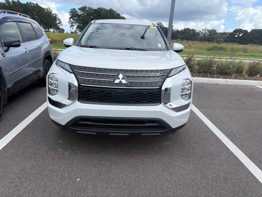 Used 2024 Mitsubishi Outlander ES SUV