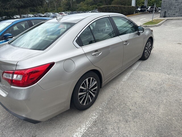 2018 Subaru Legacy 2.5i Premium photo 2