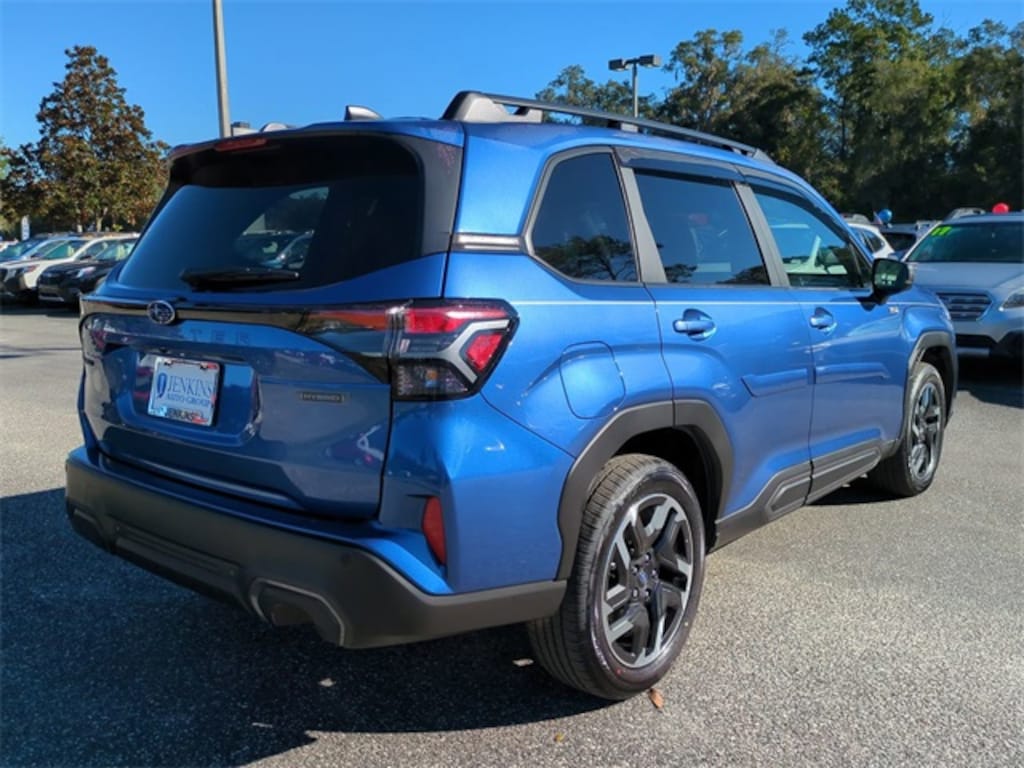 New 2025 Subaru Forester Hybrid Limited SUV