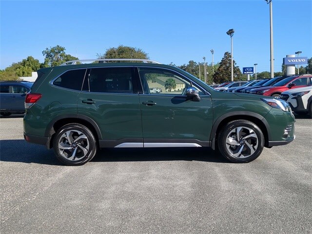 2023 Subaru Forester Touring photo 3