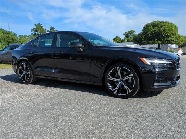 2024 Volvo S60 B5 Plus photo 2