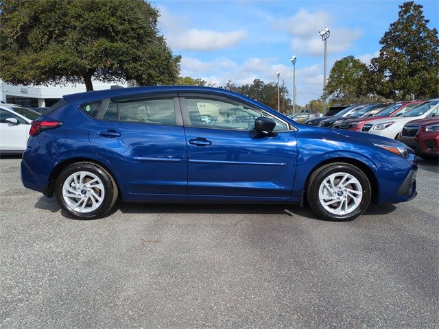 2025 Subaru Impreza Base photo 3