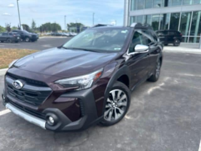 2023 Subaru Outback Touring's photo