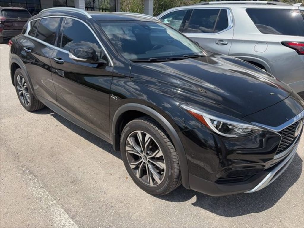 Used 2019 INFINITI QX30 Luxe SUV