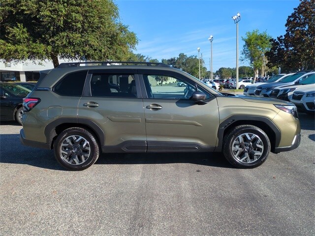 2025 Subaru Forester Premium Base photo 3