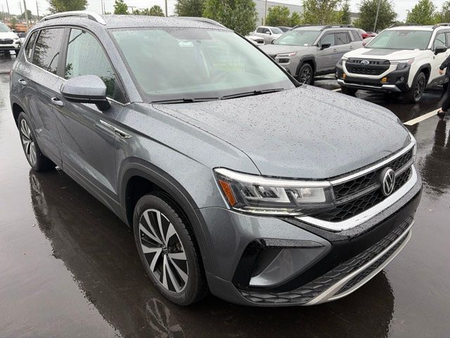 2022 Volkswagen Taos 1.5T SE's photo