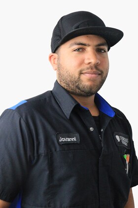 Staff member Jovanni Bourbon from ID_56ae52cb1b64