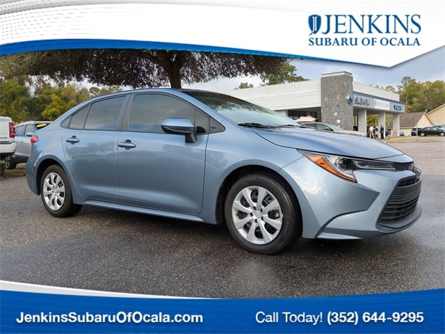 2024 Toyota Corolla LE's photo