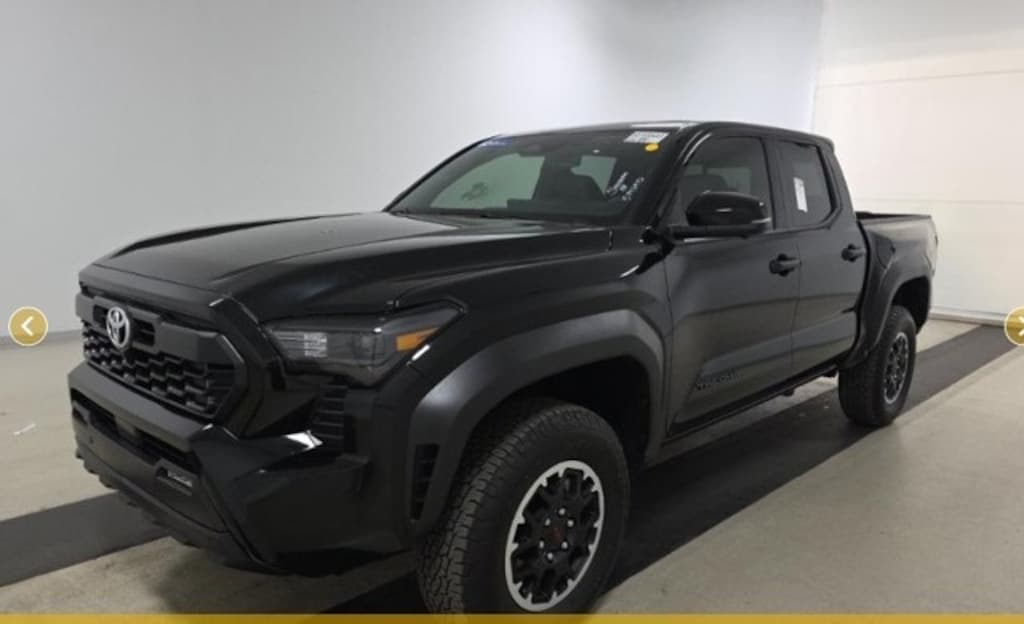 Used 2025 Toyota Tacoma SR5 Truck