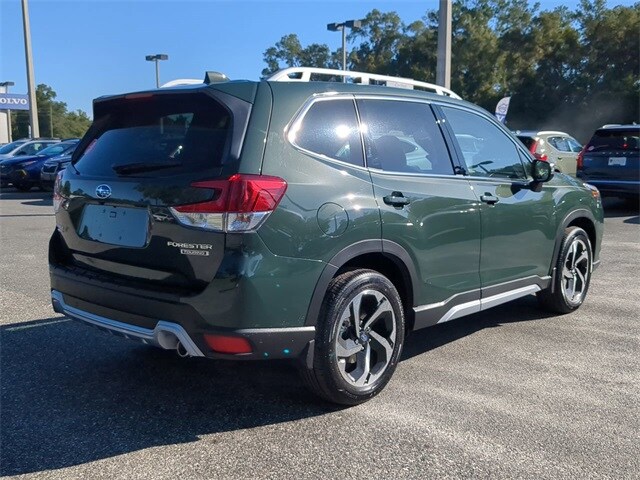 2023 Subaru Forester Touring photo 4