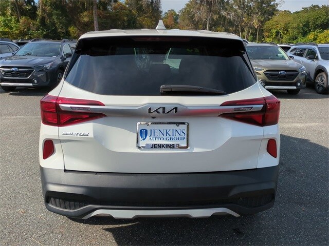 2023 Kia Seltos LX photo 3