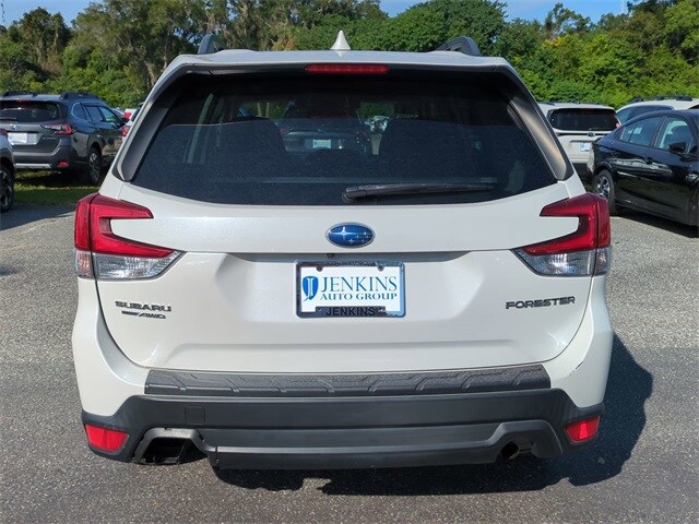 2021 Subaru Forester Premium photo 4