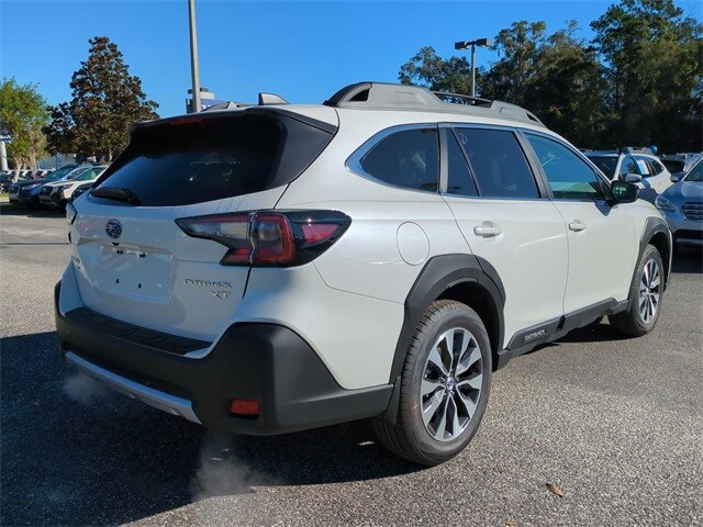 2025 Subaru Outback Limited XT photo 4