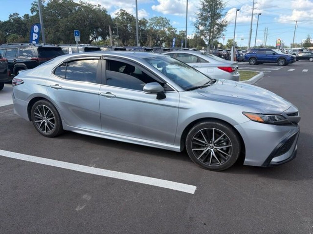 Used 2022 Toyota Camry SE Sedan