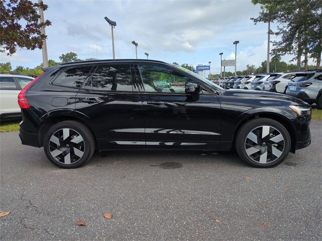 2025 Volvo XC60 Hybrid T8 Plus photo 3