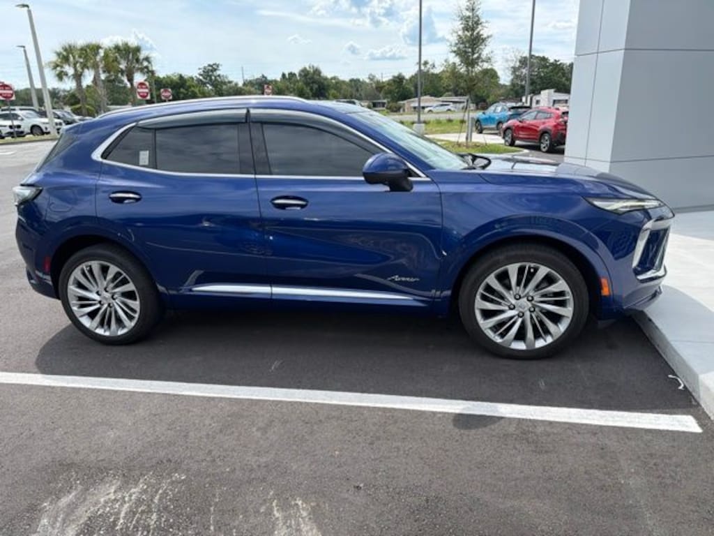 Used 2025 Buick Envision Avenir SUV