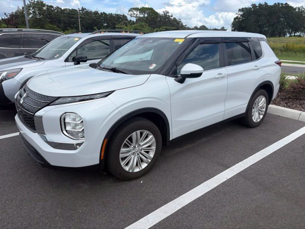 Used 2024 Mitsubishi Outlander ES SUV