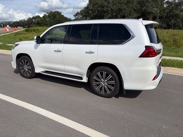 2020 Lexus LX 570 - Photo 7