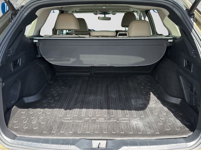 2020 Subaru Outback Limited - Photo 9