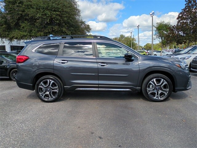 2025 Subaru Ascent Touring photo 3