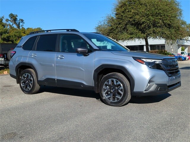 2026 Subaru Forester Premium photo 2