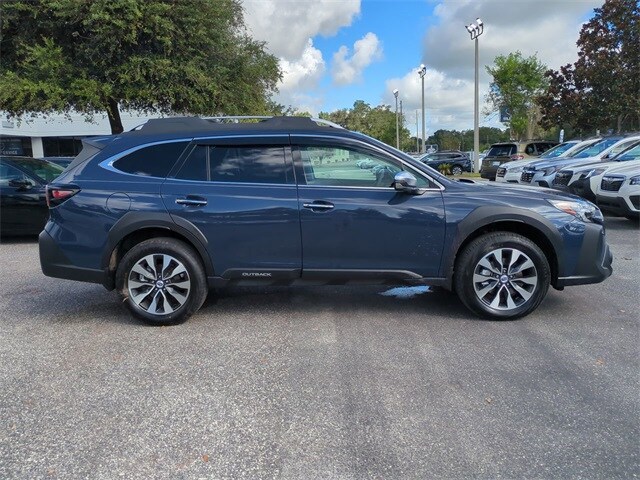 2025 Subaru Outback Touring XT photo 3