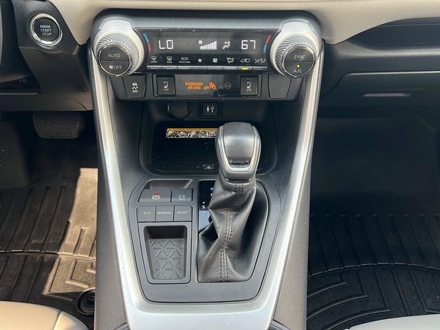 2019 Toyota RAV4 XLE Premium - Photo 18