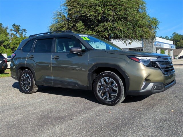 2025 Subaru Forester Premium Base photo 2