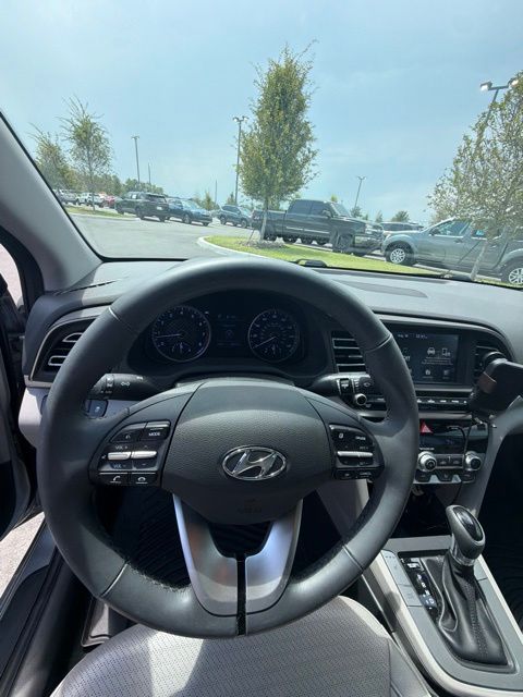 2020 Hyundai Elantra Limited - Photo 8