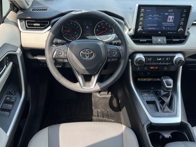 2019 Toyota RAV4 XLE Premium - Photo 15