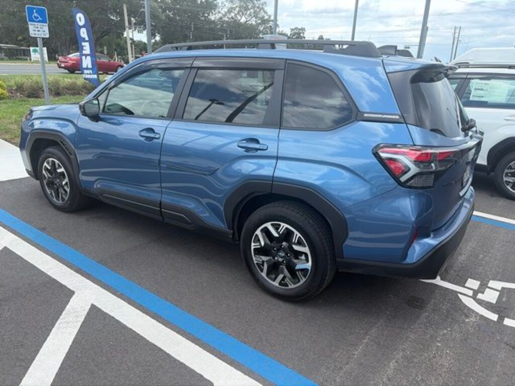 Used 2025 Subaru Forester Premium SUV