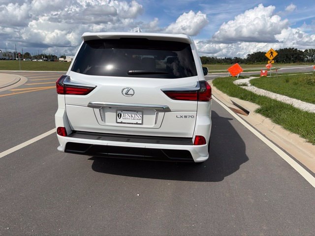 2020 Lexus LX 570 - Photo 10
