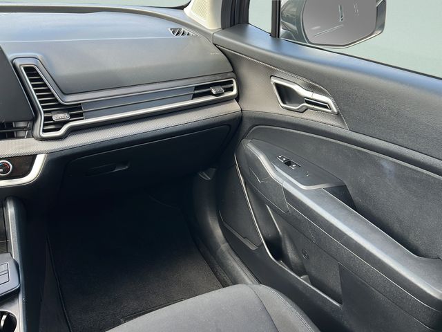 2024 Kia Sportage LX - Photo 13