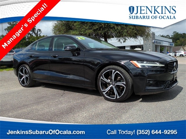 2025 Volvo S60 Plus's photo